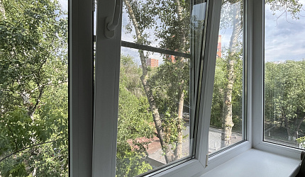 Остеклили балкон, установили пластиковые окна TopLine фото
