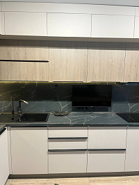 Белый гарнитур «Софт-Венге» со встраиваемой техникой и утопленной зоной готовки фото 4