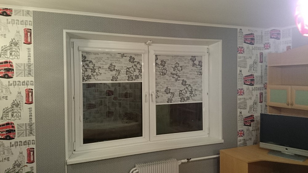 Установили рулонные шторы с рисунком фото