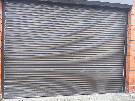 Подъемные ворота DoorHan для автосервиса фото