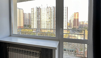 Заменили балконный блок от застройщика на новый из теплого профиля Veka  фото