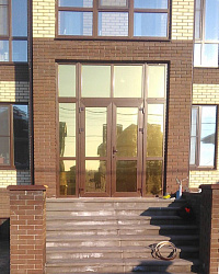 Остеклили загородный коттедж 21 конструкцией из ПВХ из профиля Рехау фото 3