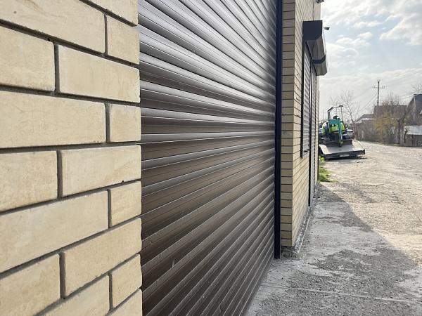 Подъемные ворота для частного дома фото 2