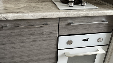 Кухонный гарнитур с фасадами из ПВХ-пленки фото 5
