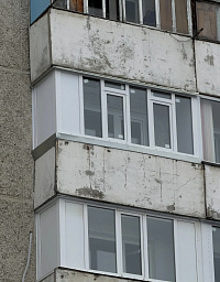 Остекление и отделка балкона в многоквартирном доме фото 2