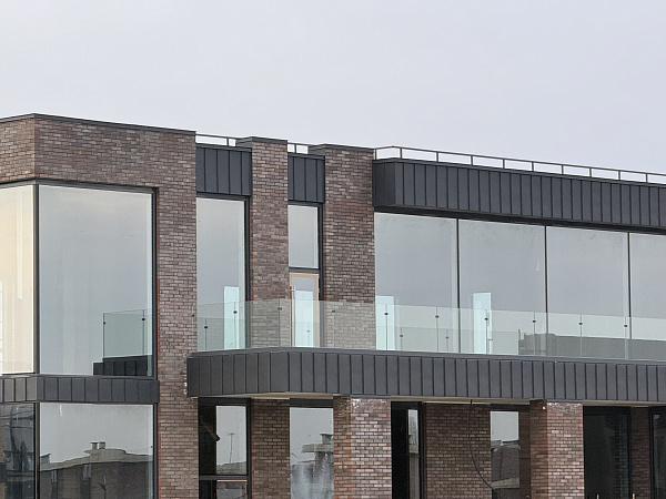 Остекление коммерческого объекта фасадными системами Schuco фото 5