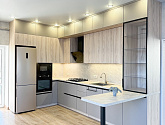 Установили угловую кухню в современном стиле полной комплектации
