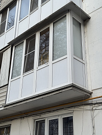 Остекление балкона пластиковыми окнами Rehau фото 1