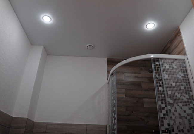 Установили потолок с матовой фактурой бренда MSD в ванной - 4,5 м2 фото 2