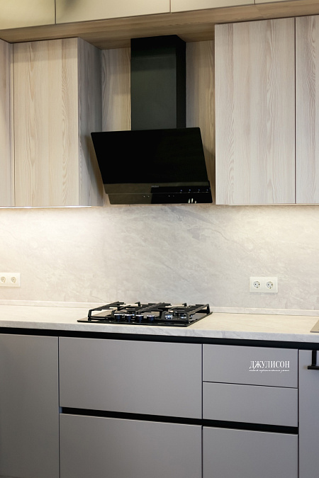 Установили угловую кухню в современном стиле полной комплектации фото 6