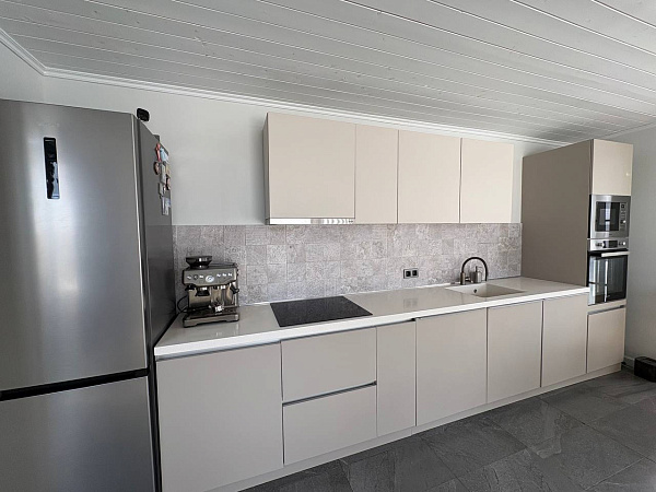 Изготовление и монтаж недорогой прямой кухни 3,8 м в частном доме фото 5