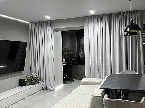 Натянули теневой потолок во всей квартире фото