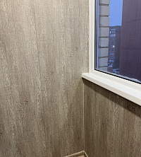 Остекление и отделка балкона пластиковыми окнами Рехау фото 2