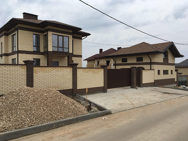 Остеклили загородный коттедж 21 конструкцией из ПВХ из профиля Рехау фото 2