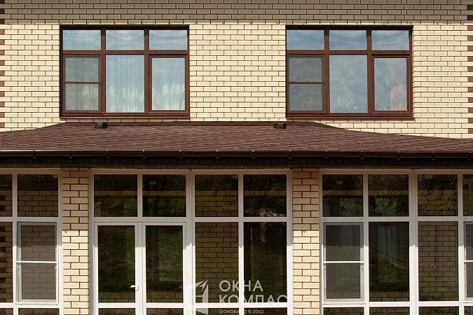 Остекление крытой веранды, встроенной в коттедж фото 2