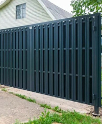 Ворота откатные автоматические на сваях из штакетника фото 2