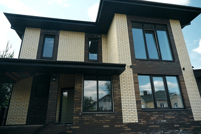 Остеклили коттедж на 11 окон фото 1