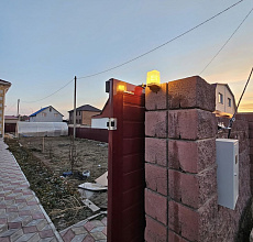 Установка откатных ворот DoorHan с отдельностоящей калиткой фото 4