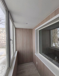 Остекление балкона с утеплением и отделкой фото 1