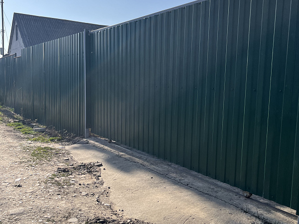 Откатные ворота зеленого цвета для загородного дома фото 3