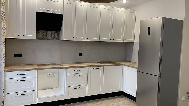 Классическая кухня «Агарто» белого цвета фото 1