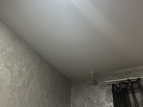 Натяжной потолок для гостиной фото 3