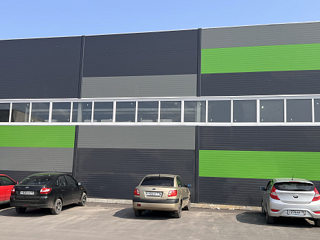 Остекление производственного помещения из сэндвич-панелей фото