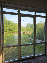 Окно с встроенной дверью для выхода на улицу фото 2