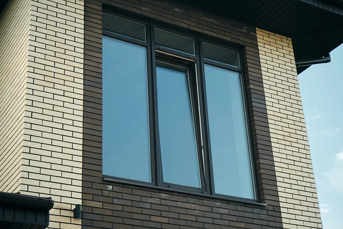 Остеклили коттедж на 11 окон фото 2