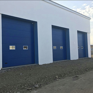Завершили проект по установке подъемных ворот Doorhan для автосервиса фото 1