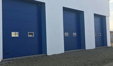 Завершили проект по установке подъемных ворот Doorhan для автосервиса фото