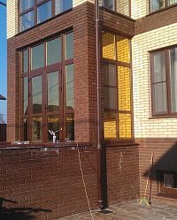 Остеклили загородный коттедж 21 конструкцией из ПВХ из профиля Рехау фото 4