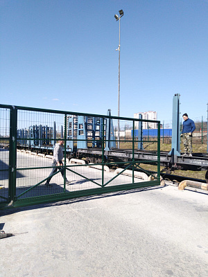 Откатные ворота под обшивку 3-D сеткой + гаражные роллеты фото 4