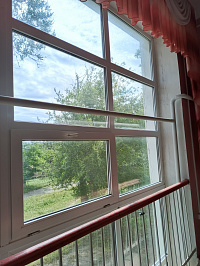 Установили витражные окна Reynaers в музыкальной школе (витражный фасад) фото 3