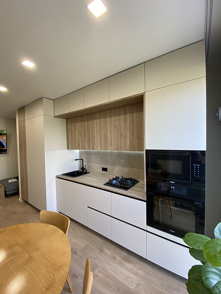 Стильная кухня с фасадами AGT Supramat, размеры 4139 х 2611 х 700 фото 6