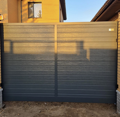 Откатные ворота Alutech Prestige с отдельностоящей калиткой фото 2