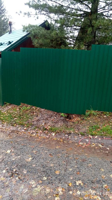 Установили забор из профнастила с полимерным покрытием высотой - 1,8 м фото 3