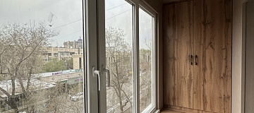 Установка пластиковых окон на балкон с отделкой под ключ фото