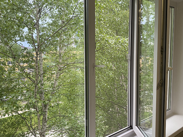 Трехстворчатое пластиковое окно в квартиру фото 2