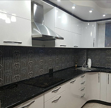 Собрали угловую кухню для квартиры заказчика фото 1