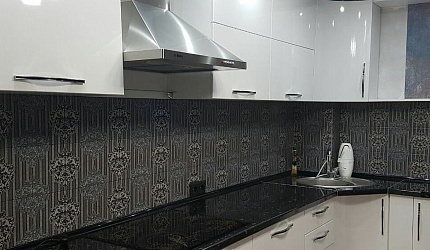 Собрали угловую кухню для квартиры заказчика фото