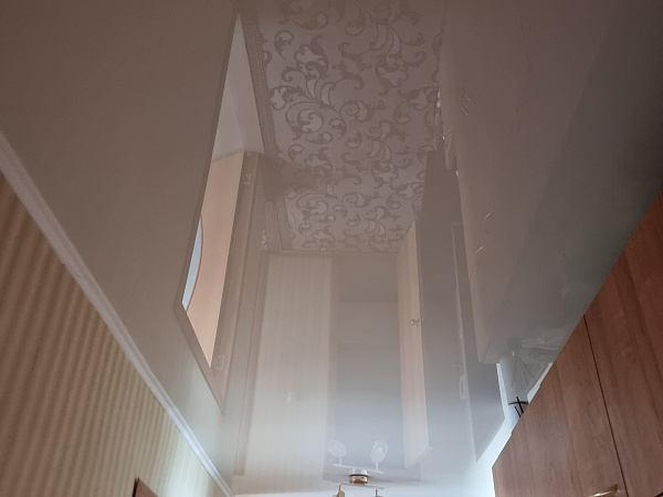 Натяжной потолок с глянцевым полотном Pongs фото 5