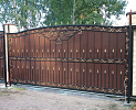 Откатные кованые ворота с отдельностоящей калиткой фото 1