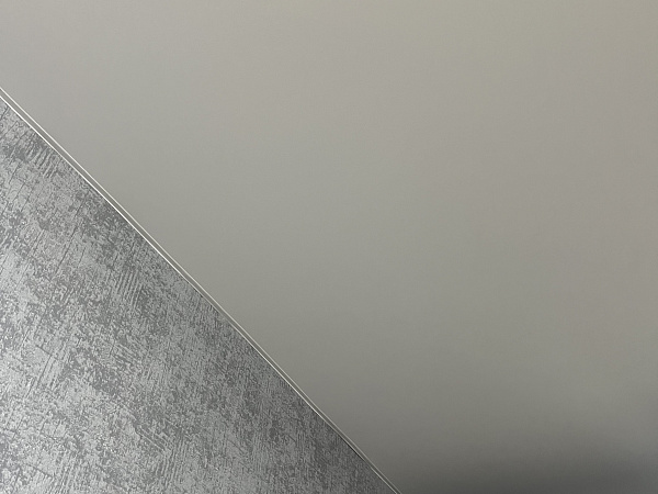 Натяжной потолок для гостиной фото 2