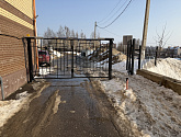 Распашные кованые ворота для коммерческой территории