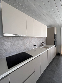 Изготовление и монтаж недорогой прямой кухни 3,8 м в частном доме фото 4