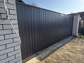 Автоматические откатные ворота и калитка для частного дома фото 3