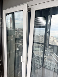 Пластиковые окна-двери высокого качества с белой структурой фото 3