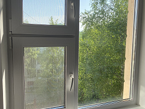 Замена двухстворчатого окна на новое Rehau в квартире фото 4