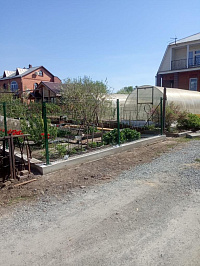 Установили забор из сетки 3-D гиттер высотой - 1,50 м фото 1